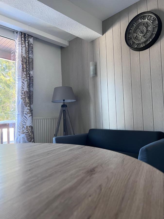 Hostellerie Saint Clement Vic sur Cere Bagian luar foto