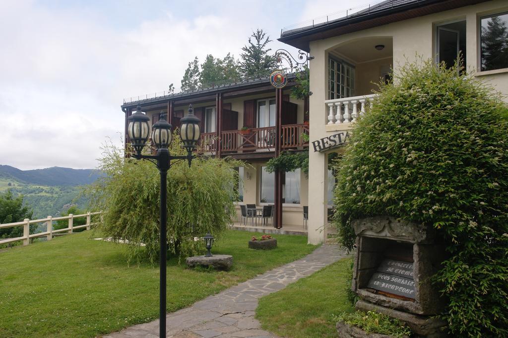 Hostellerie Saint Clement Vic sur Cere Bagian luar foto