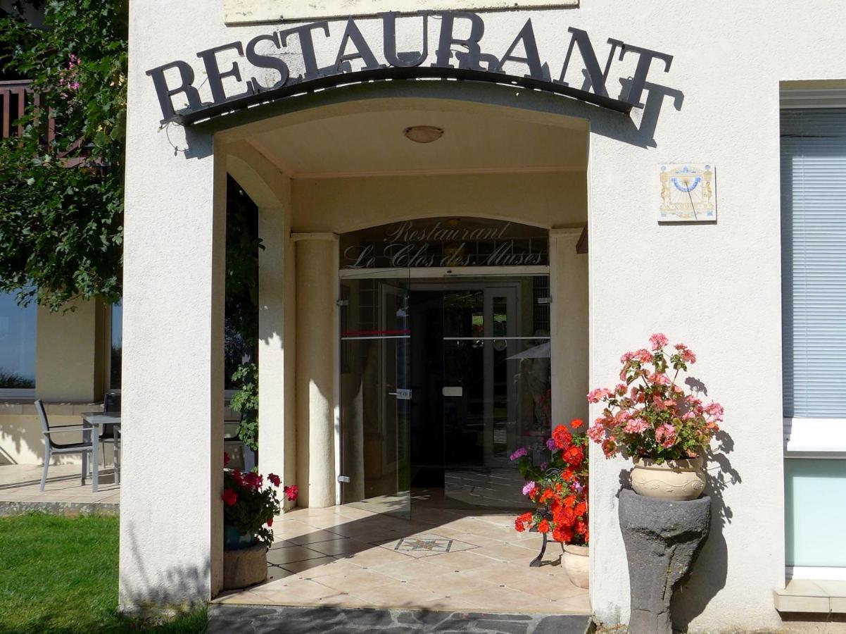 Hostellerie Saint Clement Vic sur Cere Bagian luar foto